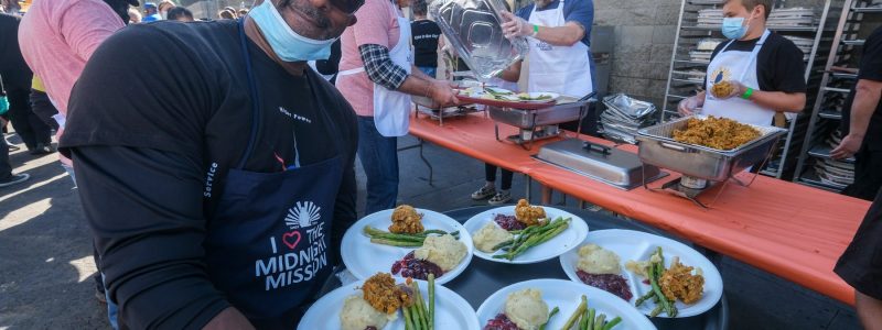 The Season of Giving: 2025 Holiday Giving Trends in the U.S.